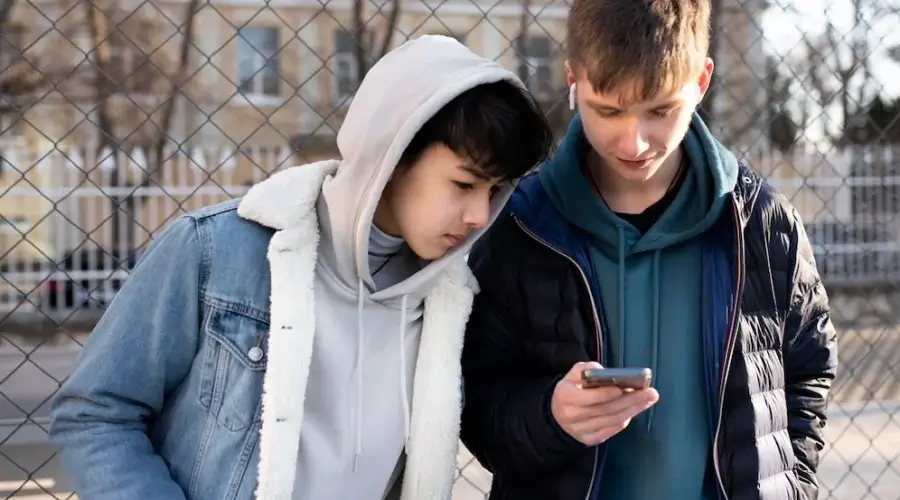 What Is The Aim Of Mobile Phone Ban In Schools In UK